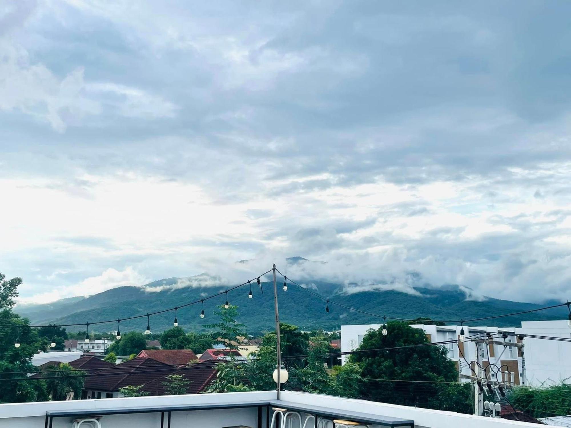 Sky View Home And Hostel Chiangmai Chiang Mai Bagian luar foto