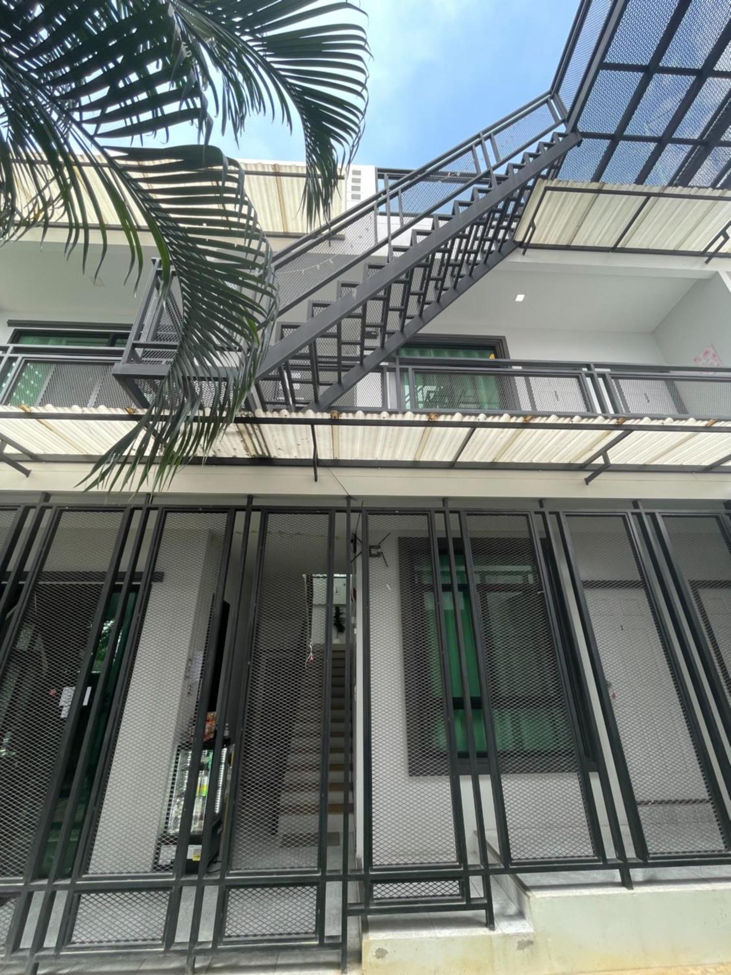 Sky View Home And Hostel Chiangmai Chiang Mai Bagian luar foto