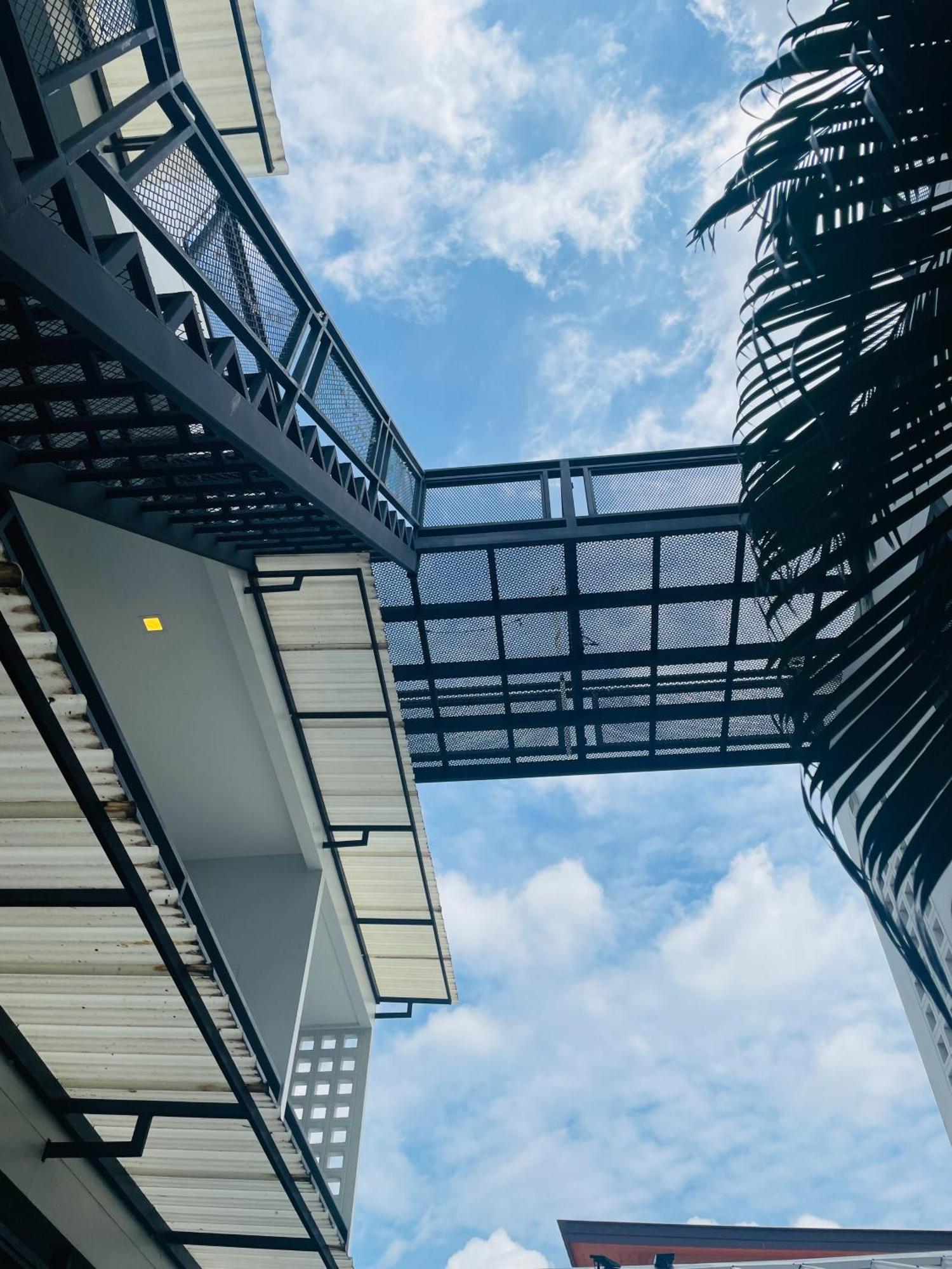 Sky View Home And Hostel Chiangmai Chiang Mai Bagian luar foto