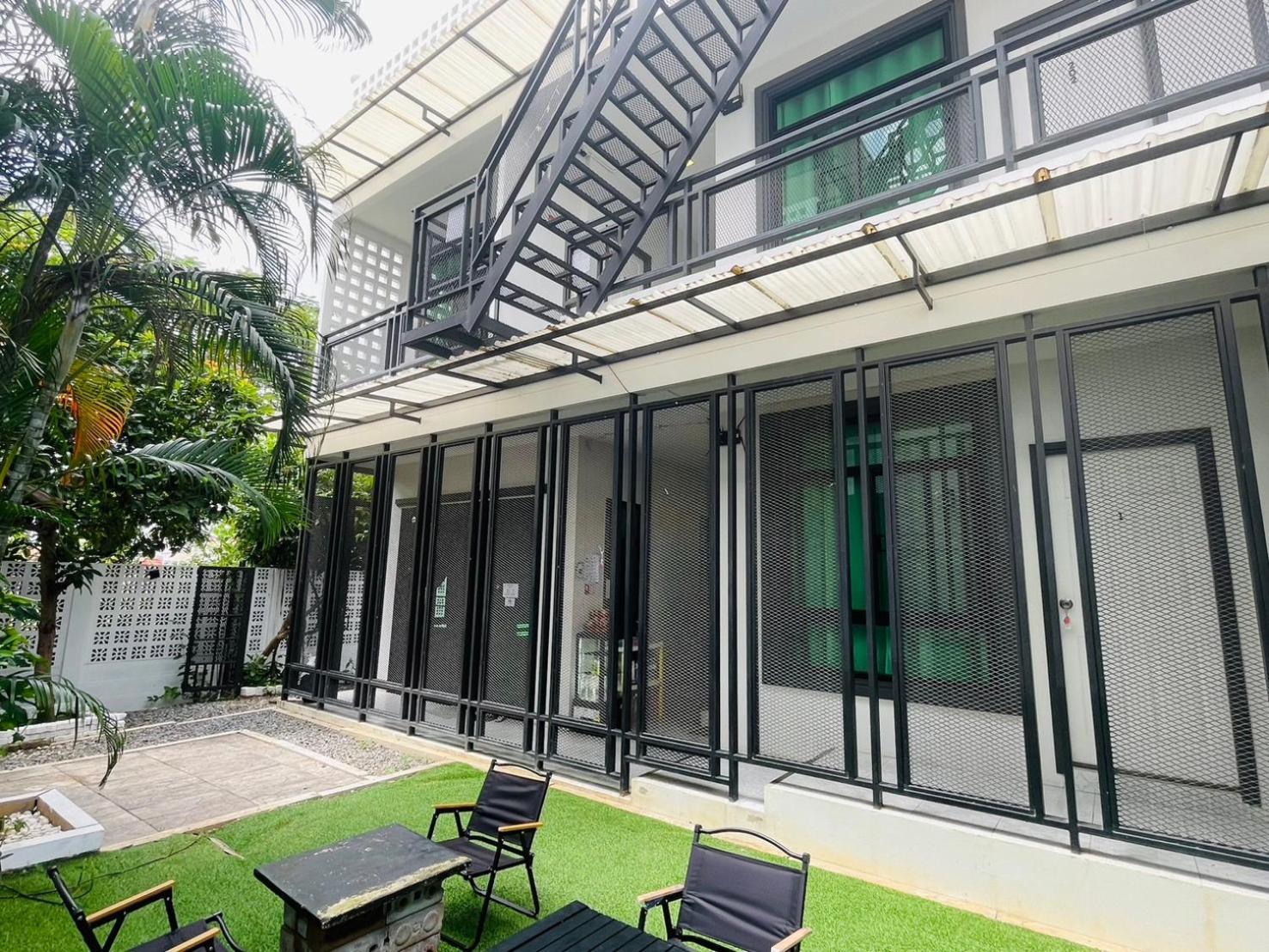 Sky View Home And Hostel Chiangmai Chiang Mai Bagian luar foto