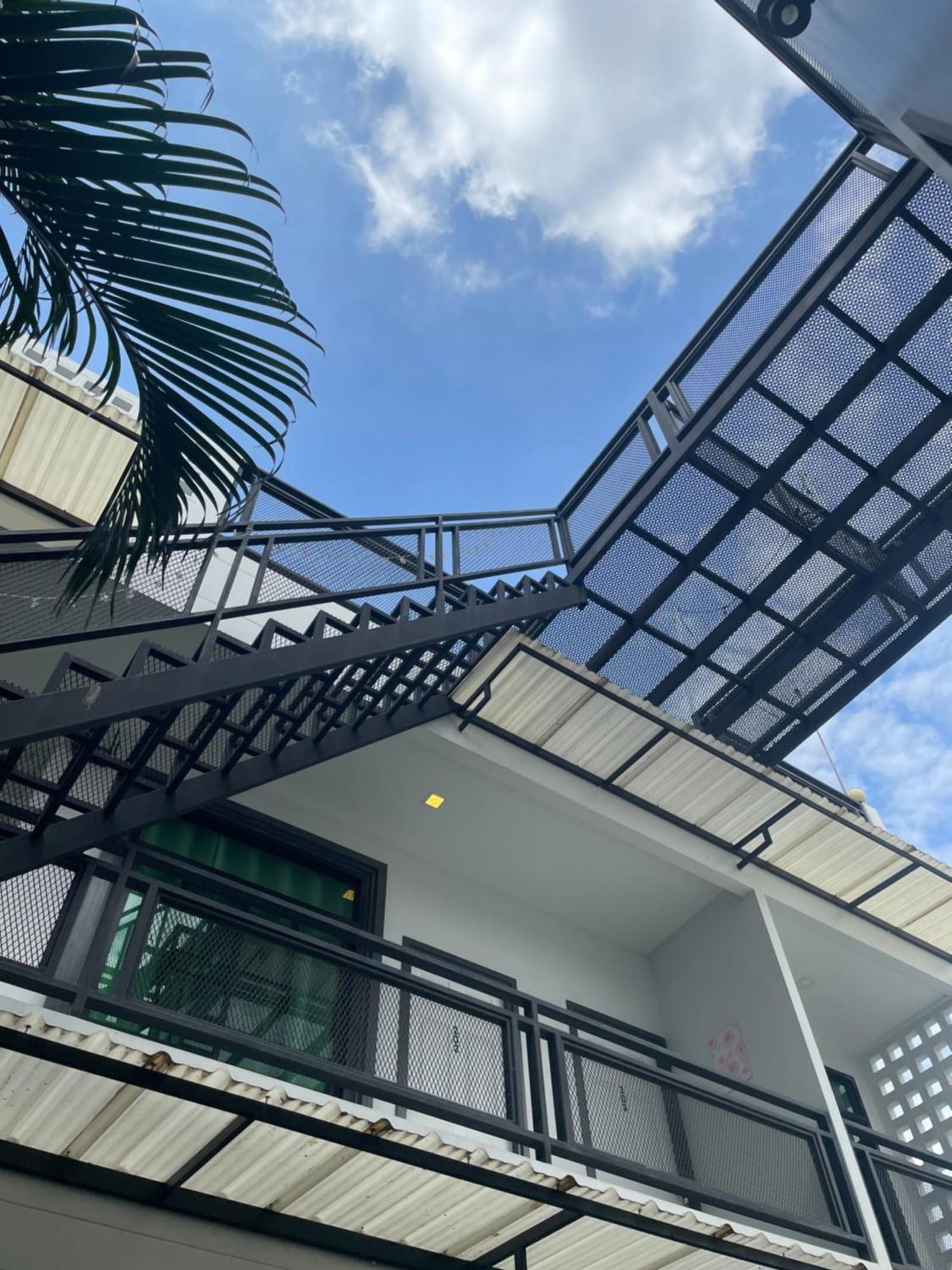 Sky View Home And Hostel Chiangmai Chiang Mai Bagian luar foto